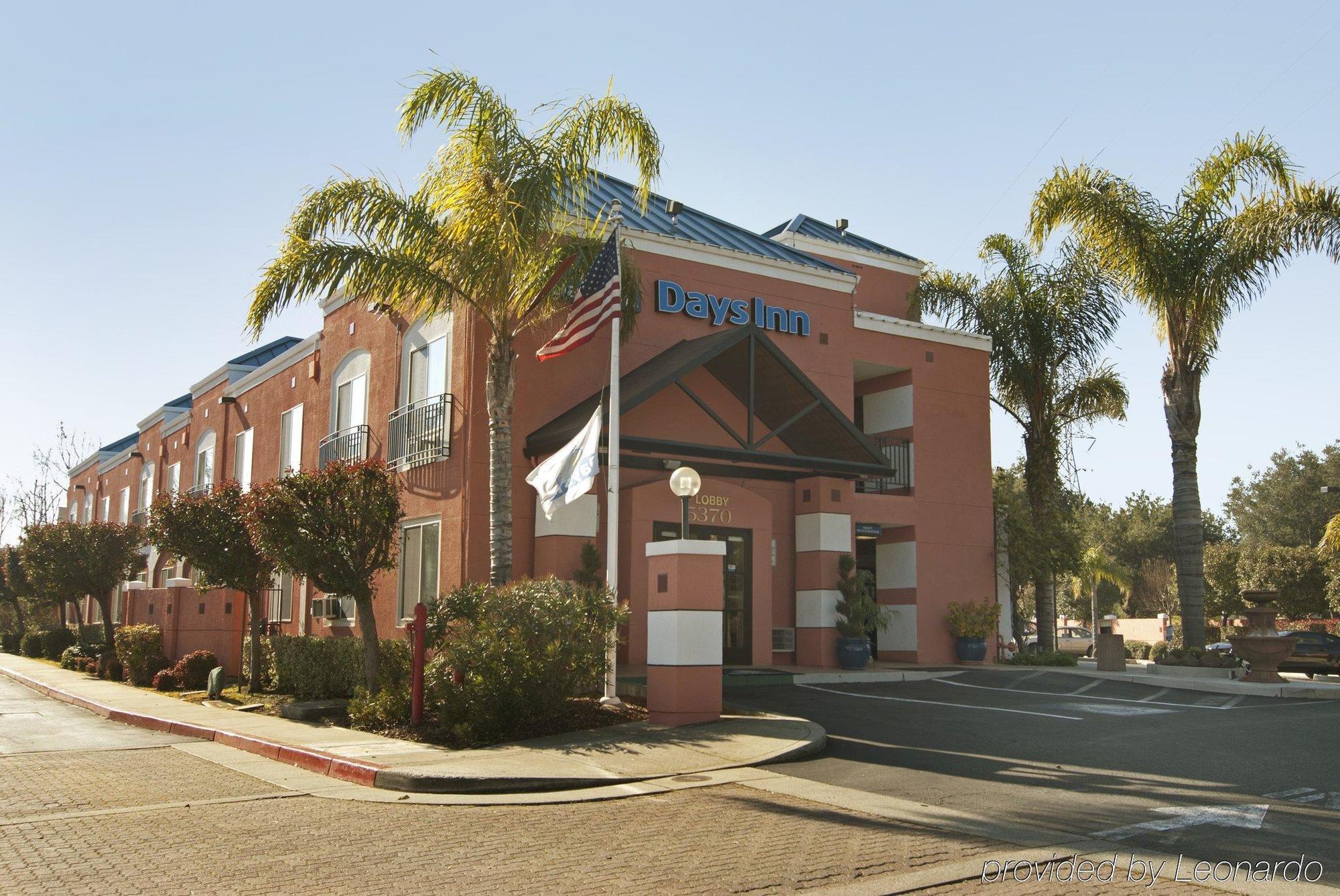 Days Inn By Wyndham Concord Exterior foto