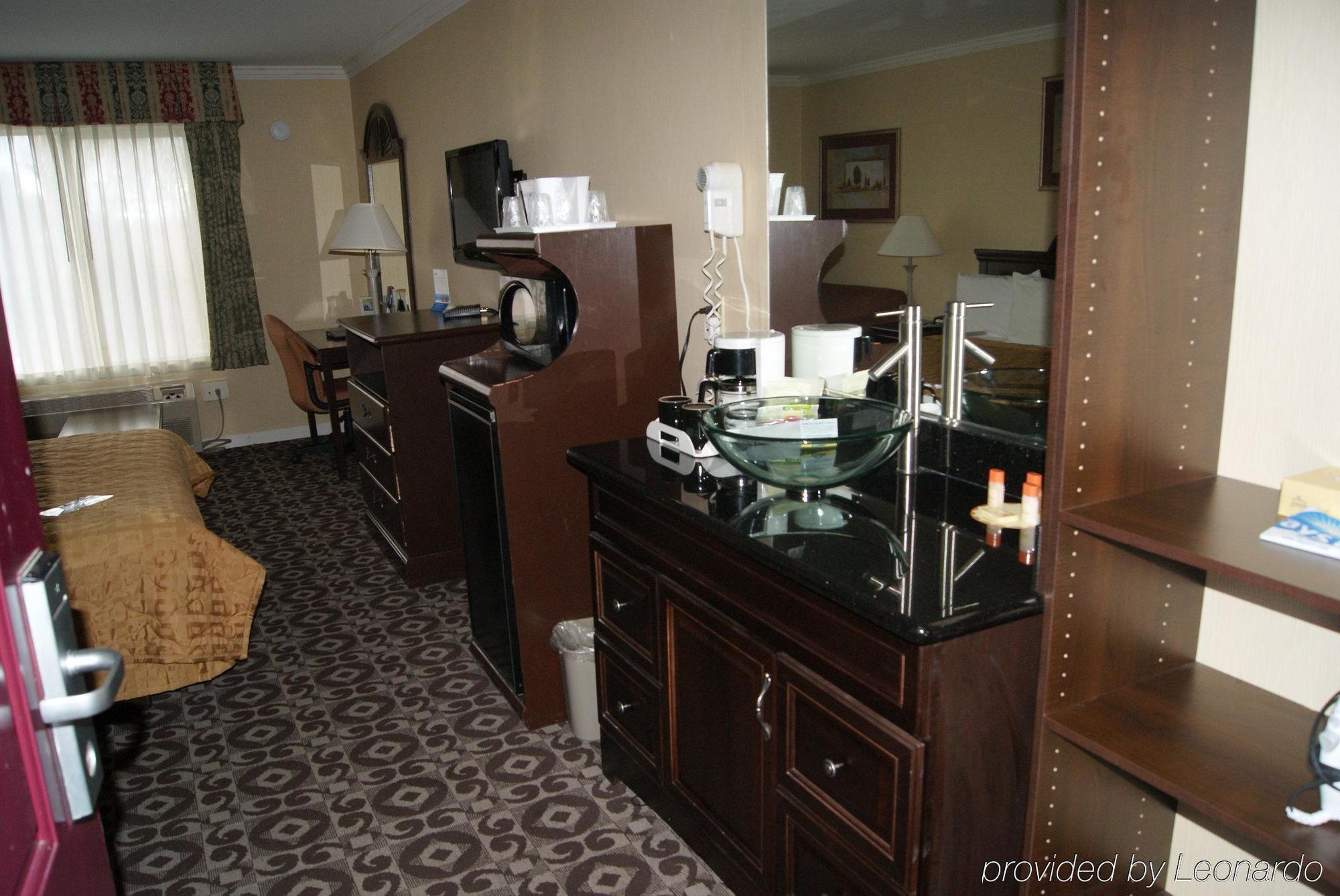 Days Inn By Wyndham Concord Habitación foto