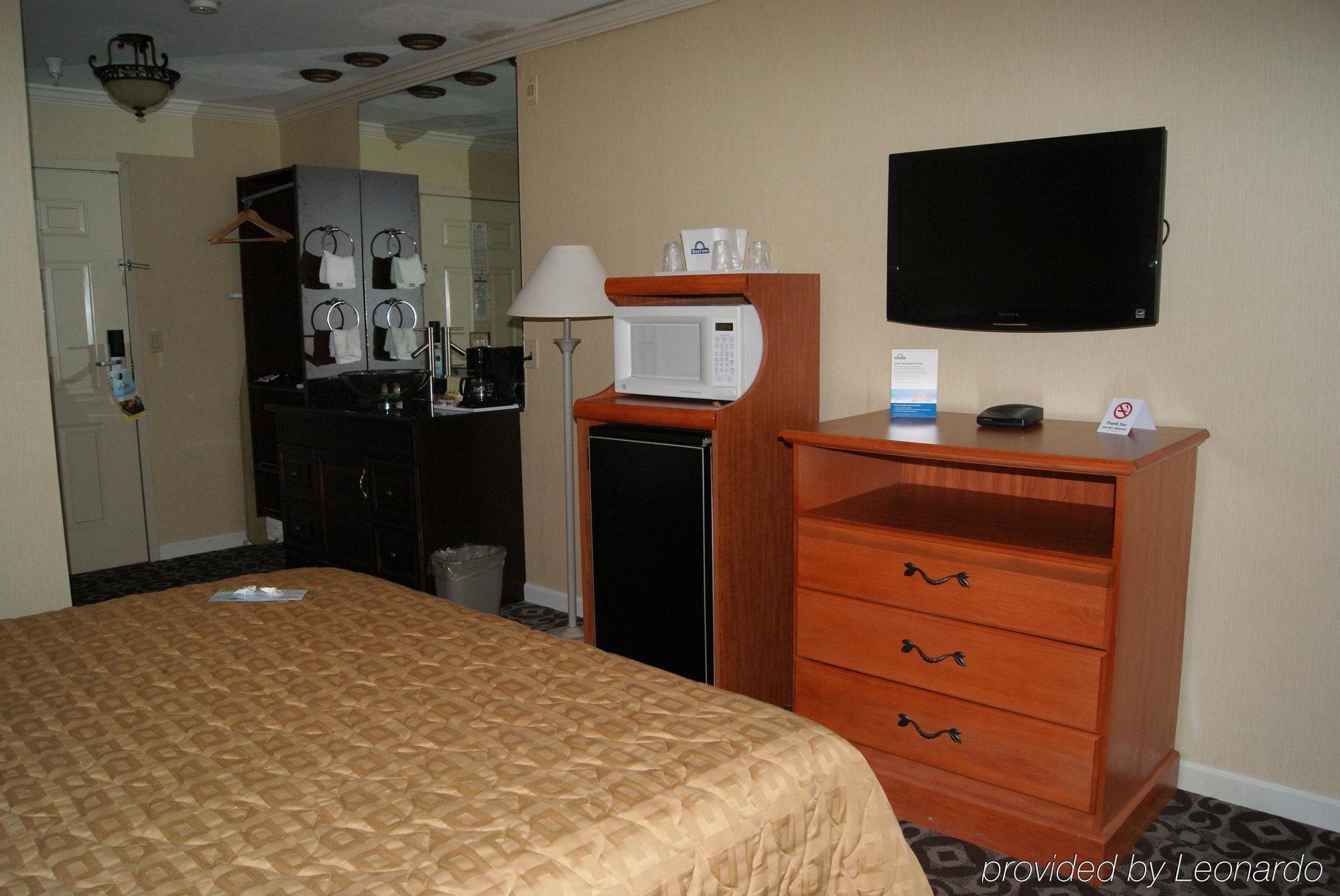 Days Inn By Wyndham Concord Habitación foto