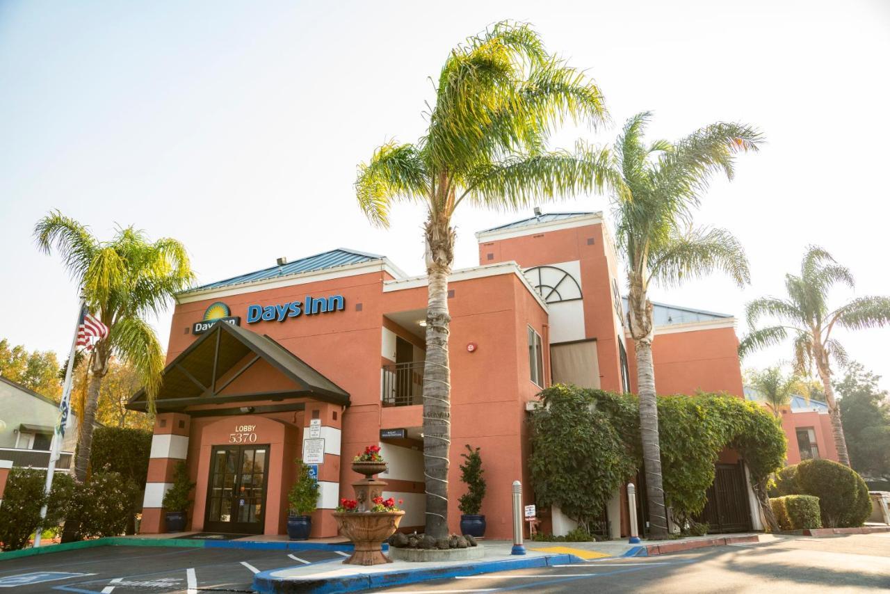 Days Inn By Wyndham Concord Exterior foto