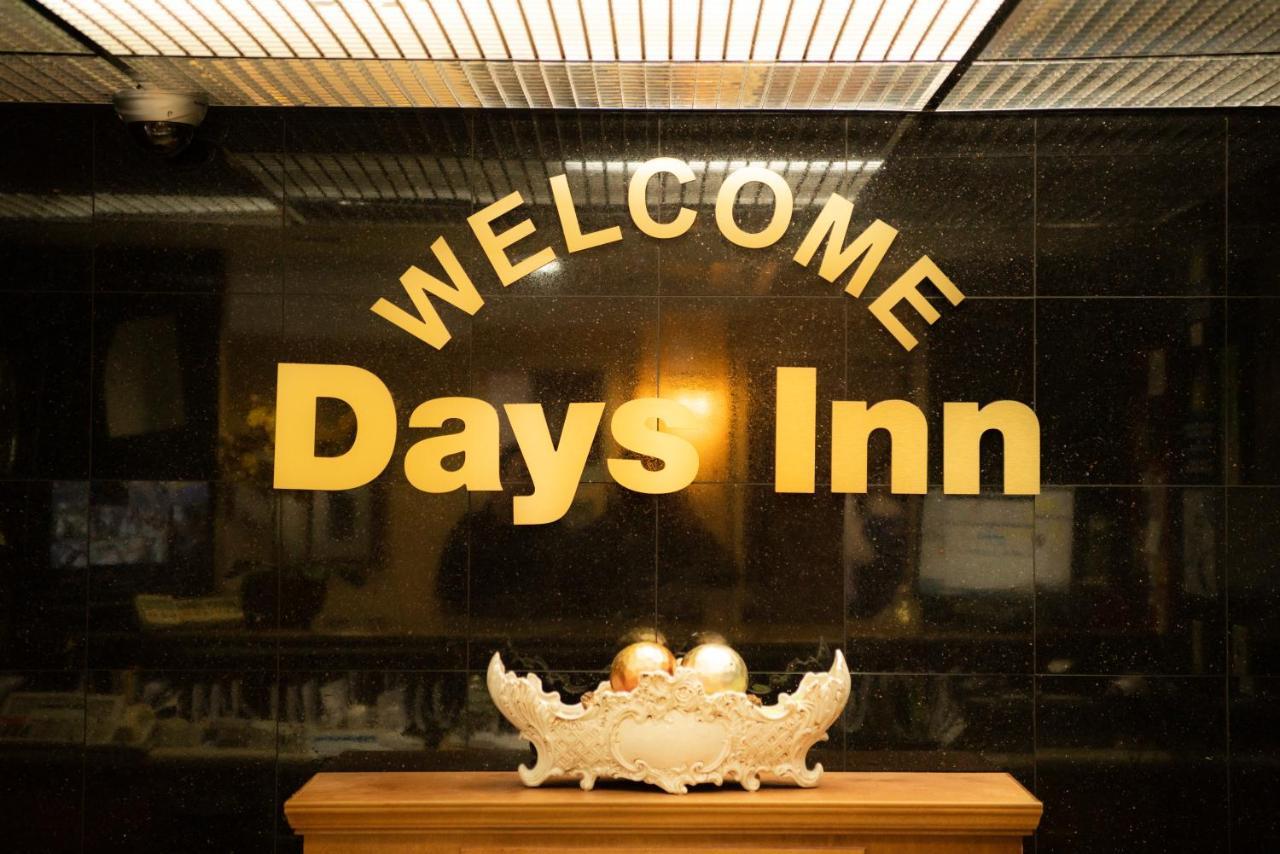 Days Inn By Wyndham Concord Exterior foto