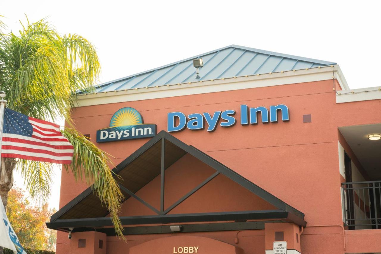 Days Inn By Wyndham Concord Exterior foto
